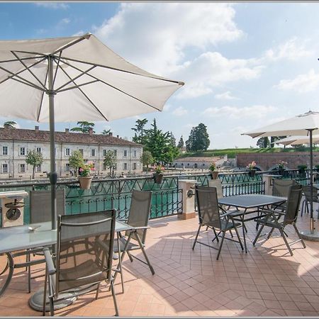 Fiori Sull'Acqua Apartments Peschiera del Garda Bagian luar foto