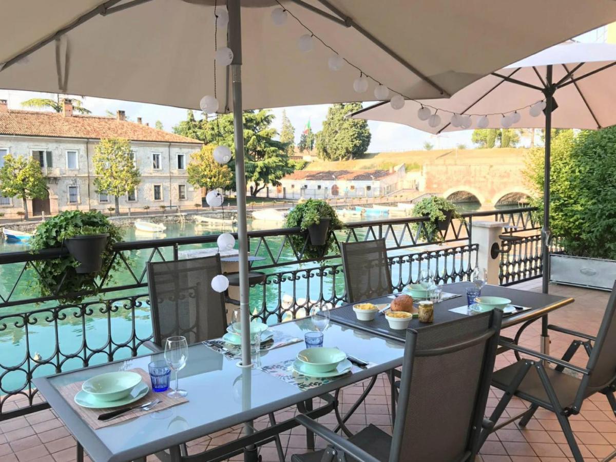 Fiori Sull'Acqua Apartments Peschiera del Garda Bagian luar foto
