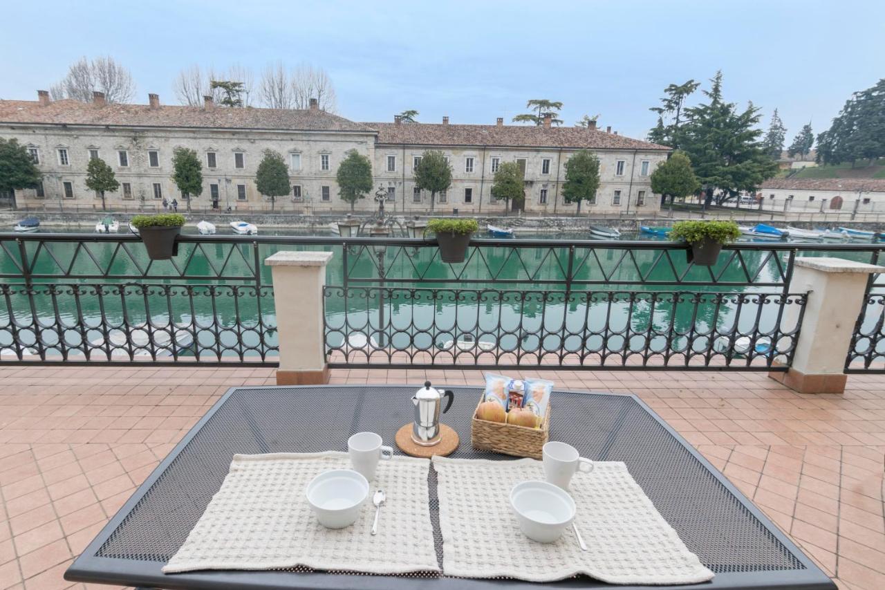 Fiori Sull'Acqua Apartments Peschiera del Garda Bagian luar foto