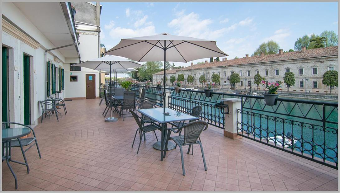 Fiori Sull'Acqua Apartments Peschiera del Garda Bagian luar foto
