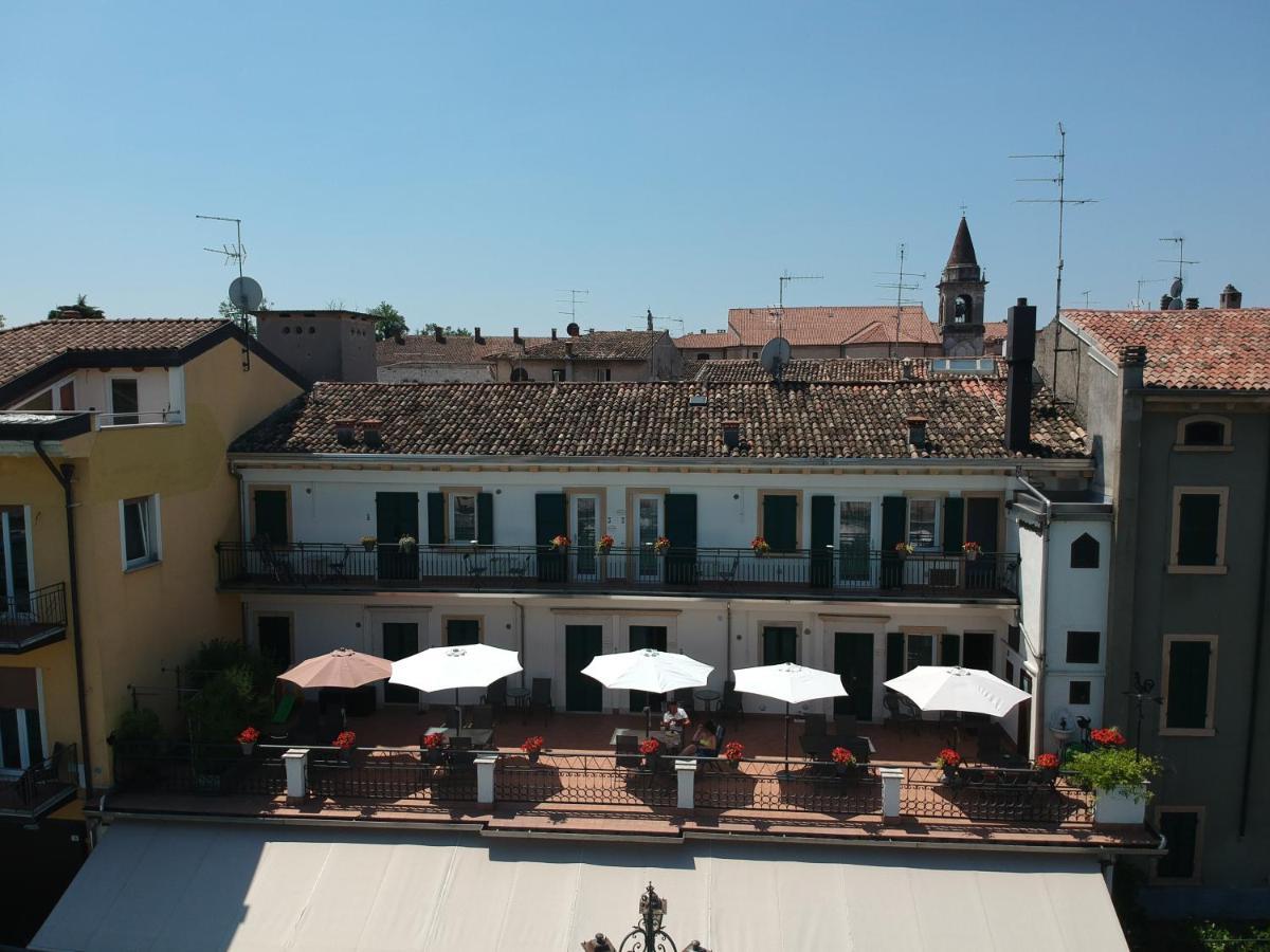 Fiori Sull'Acqua Apartments Peschiera del Garda Bagian luar foto
